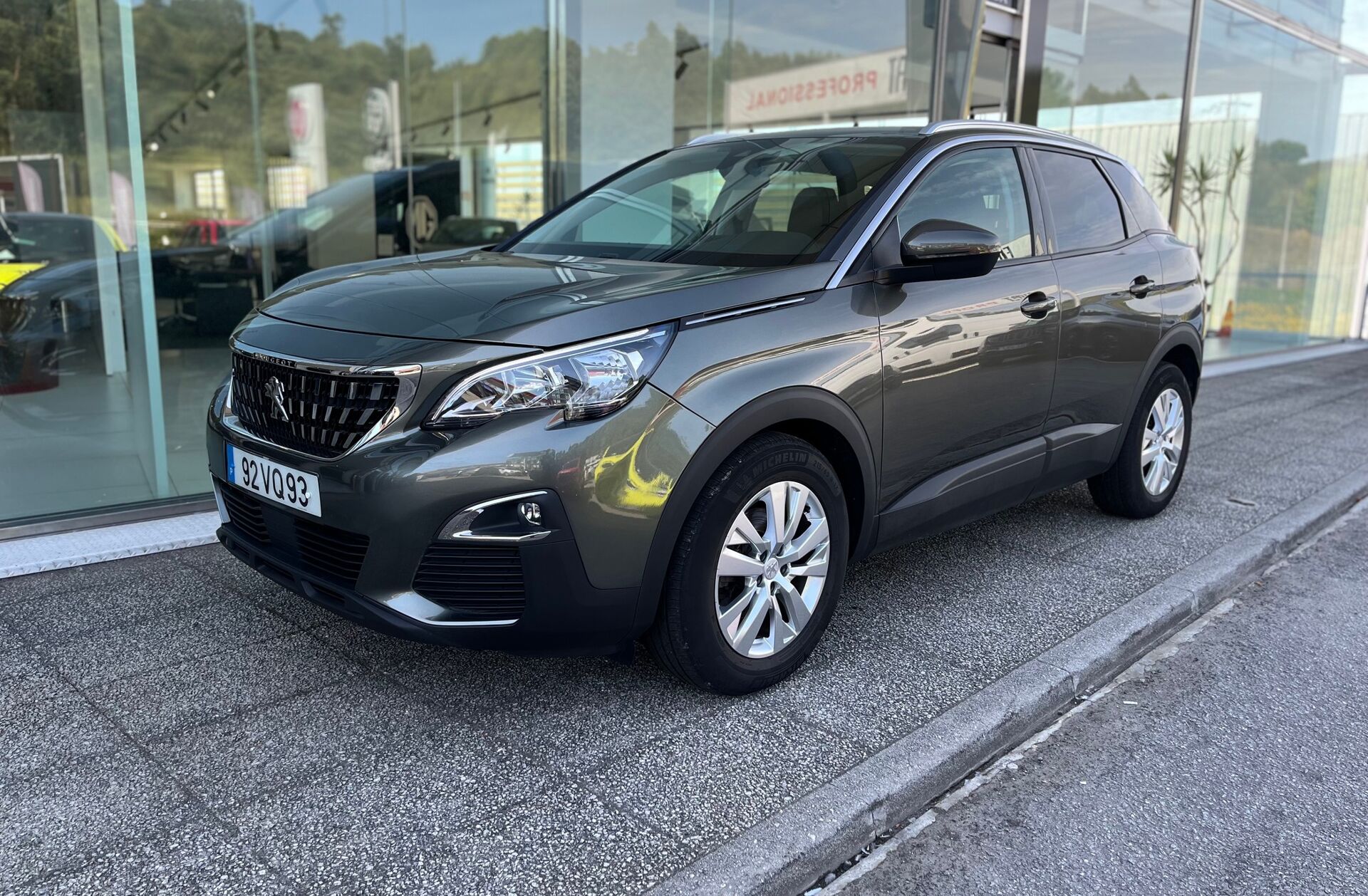 PEUGEOT 3008 1.5 BlueHDi Active