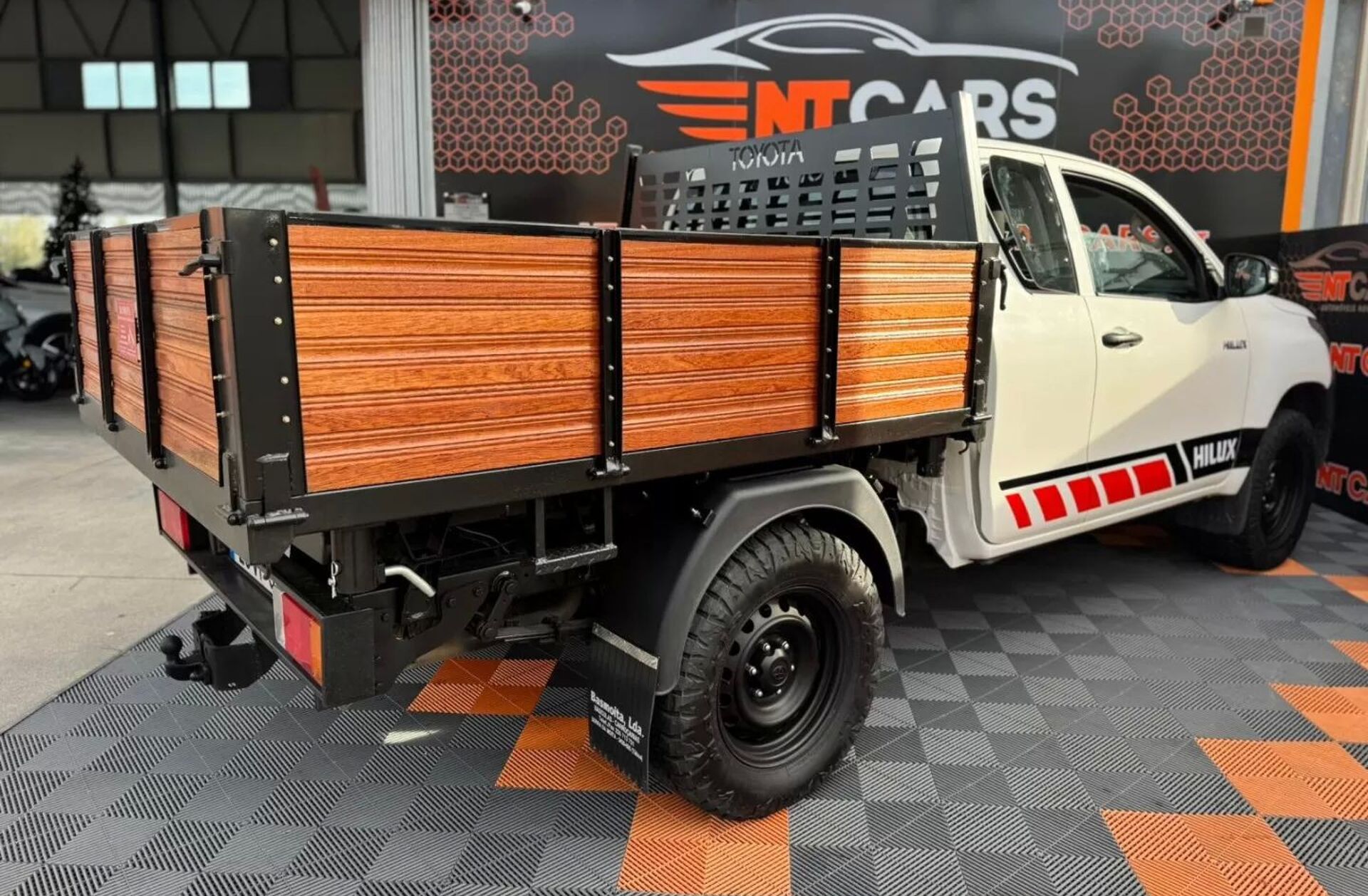 TOYOTA Hilux 2.4 D-4D 4WD CE CM