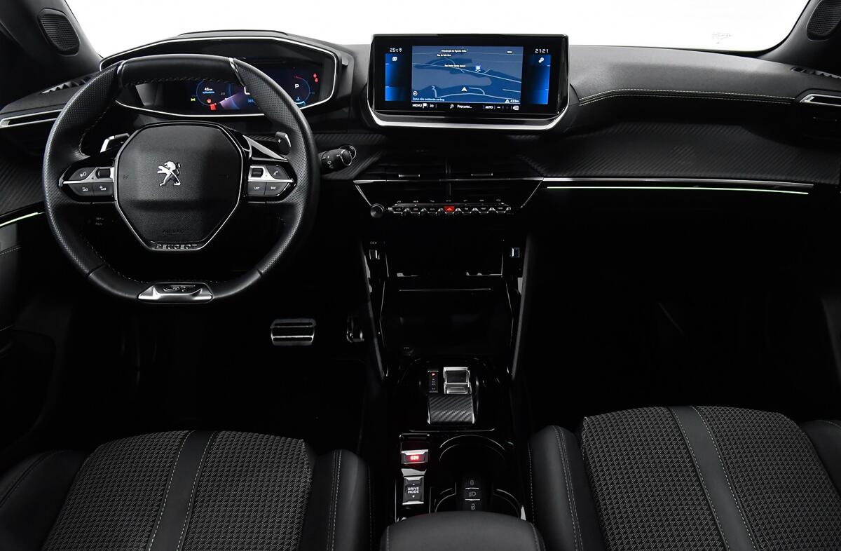 PEUGEOT 2008 1.2 PureTech GT EAT8