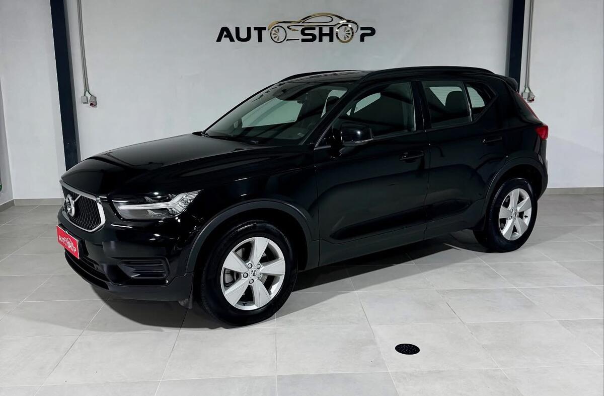 VOLVO XC40 1.5 T2 Momentum