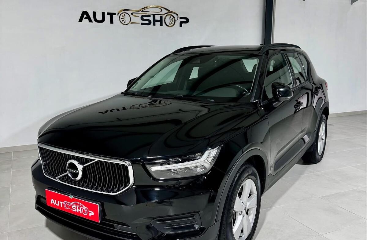 VOLVO XC40 1.5 T2 Momentum
