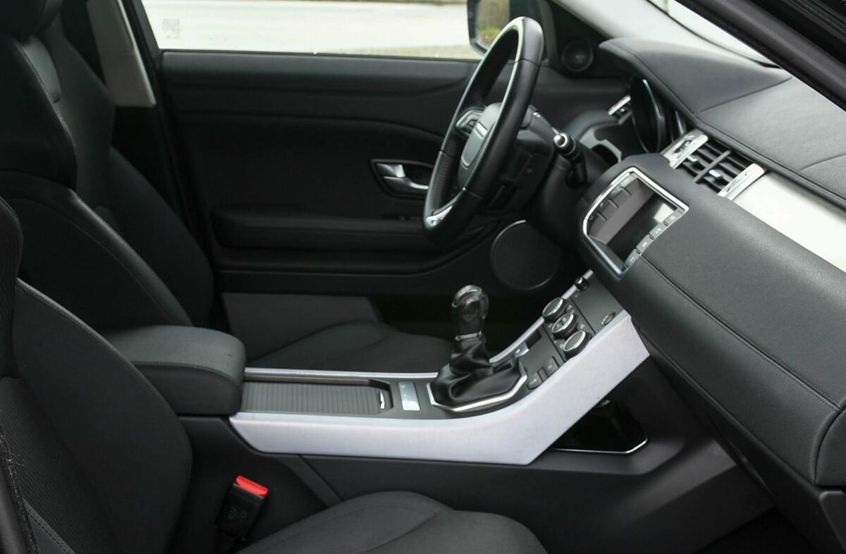 LAND ROVER Range Rover Evoque 2.0 eD4 SE Dynamic