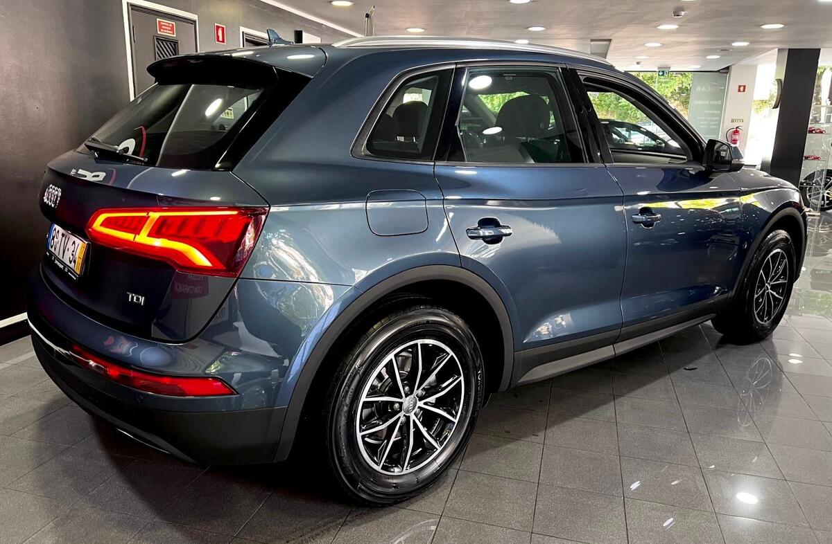 AUDI Q5 2.0 TDi Business Line S-line