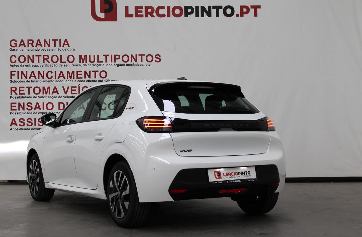 PEUGEOT 208 1.2 PureTech Style