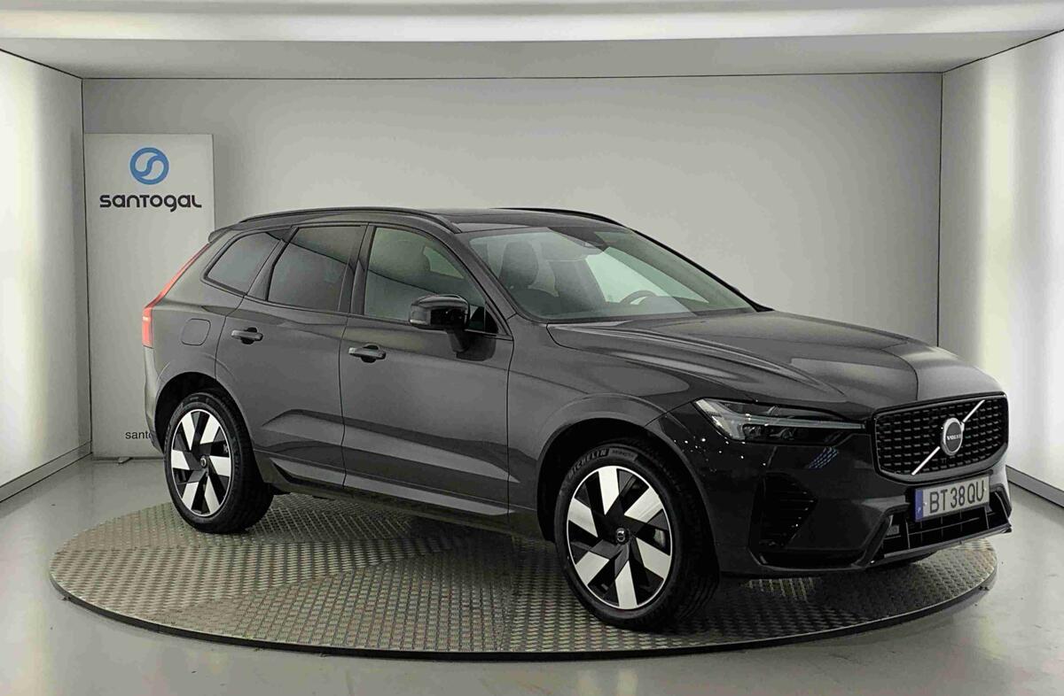 VOLVO XC60 2.0 T6 PHEV Plus Dark AWD