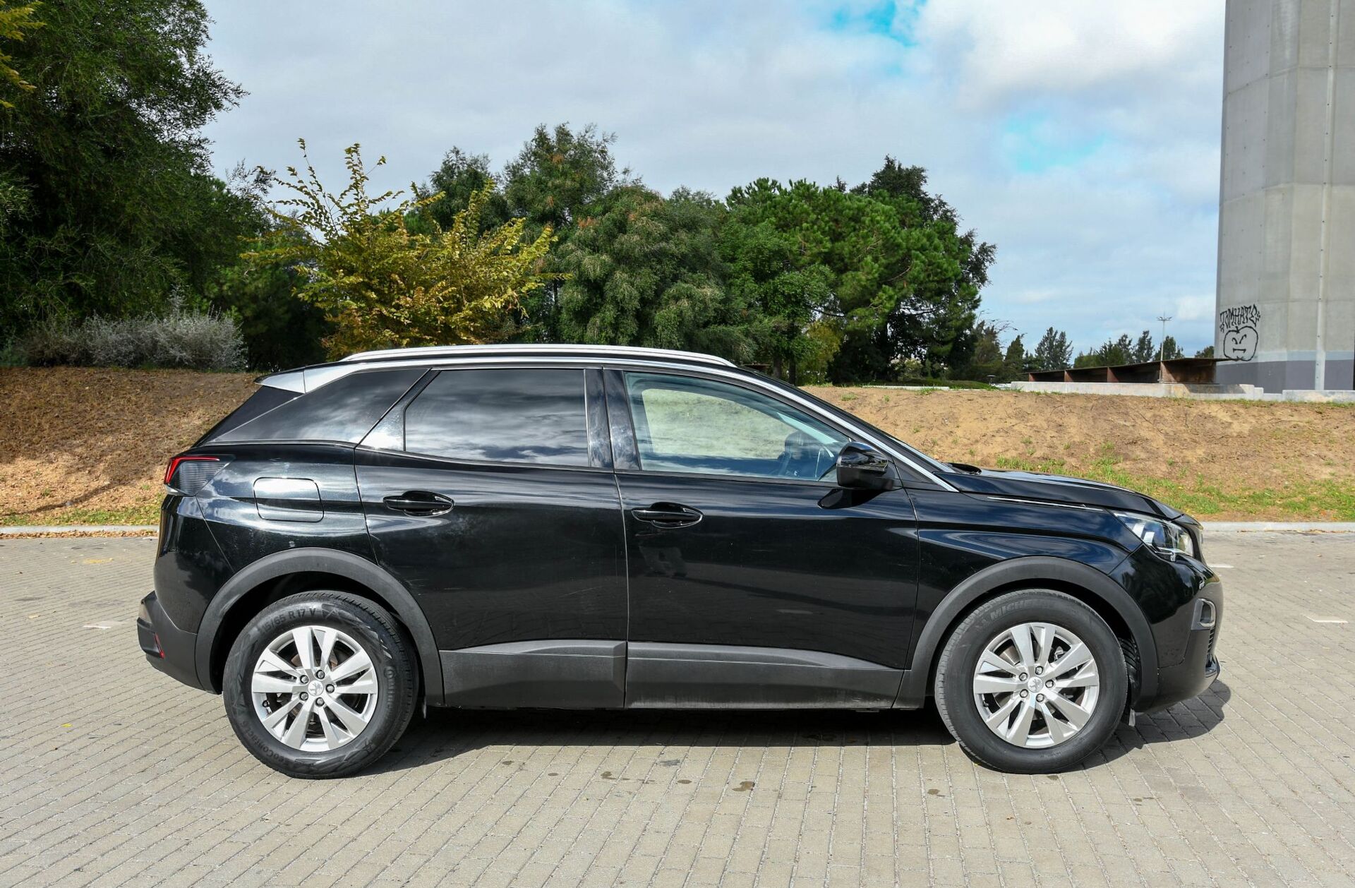 PEUGEOT 3008 1.5 BlueHDi Active