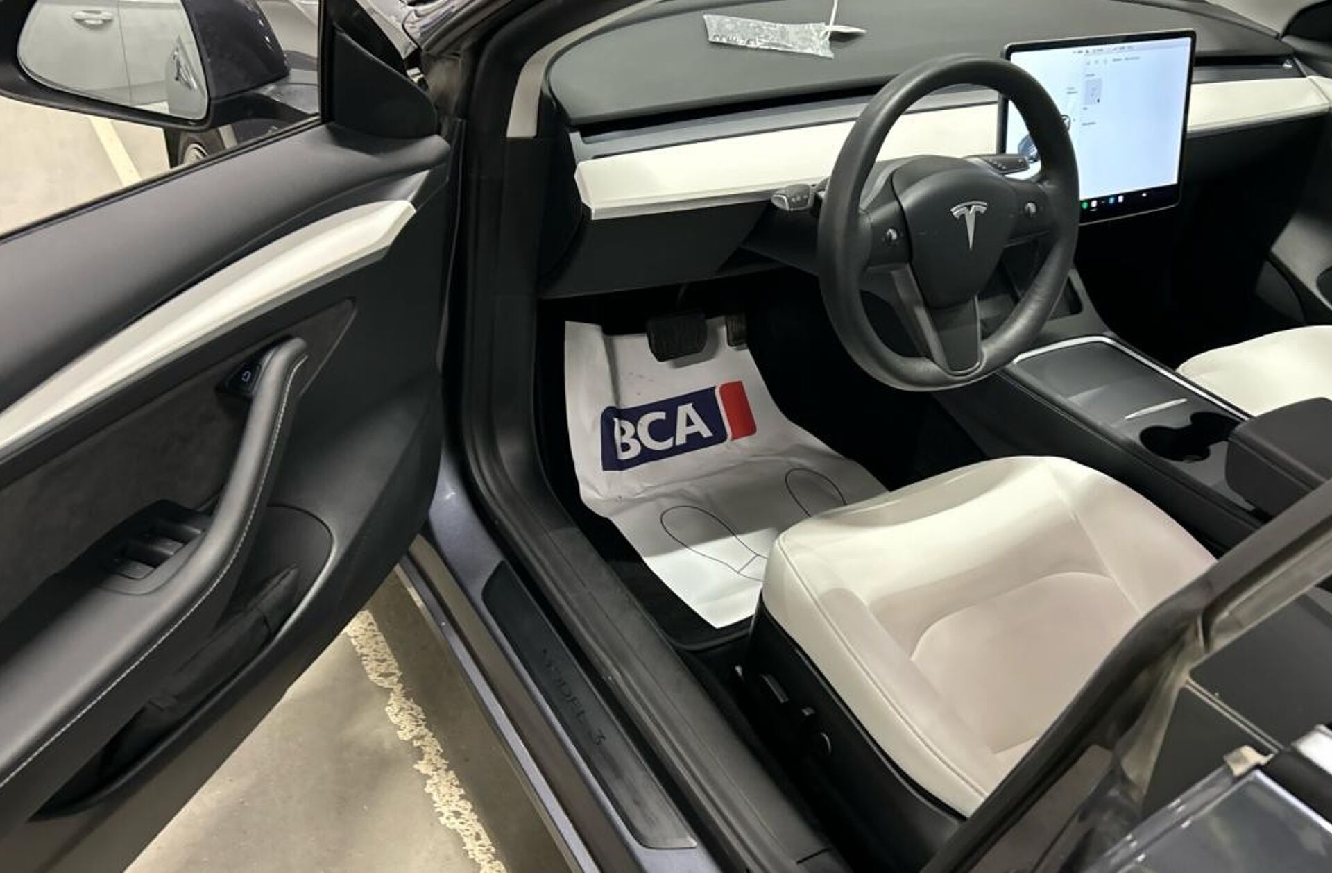 TESLA Model 3 Standard Range Plus RWD