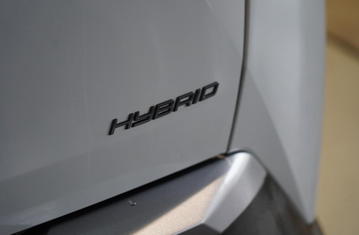 PEUGEOT 3008 1.2 Hybrid Allure e-DCS6