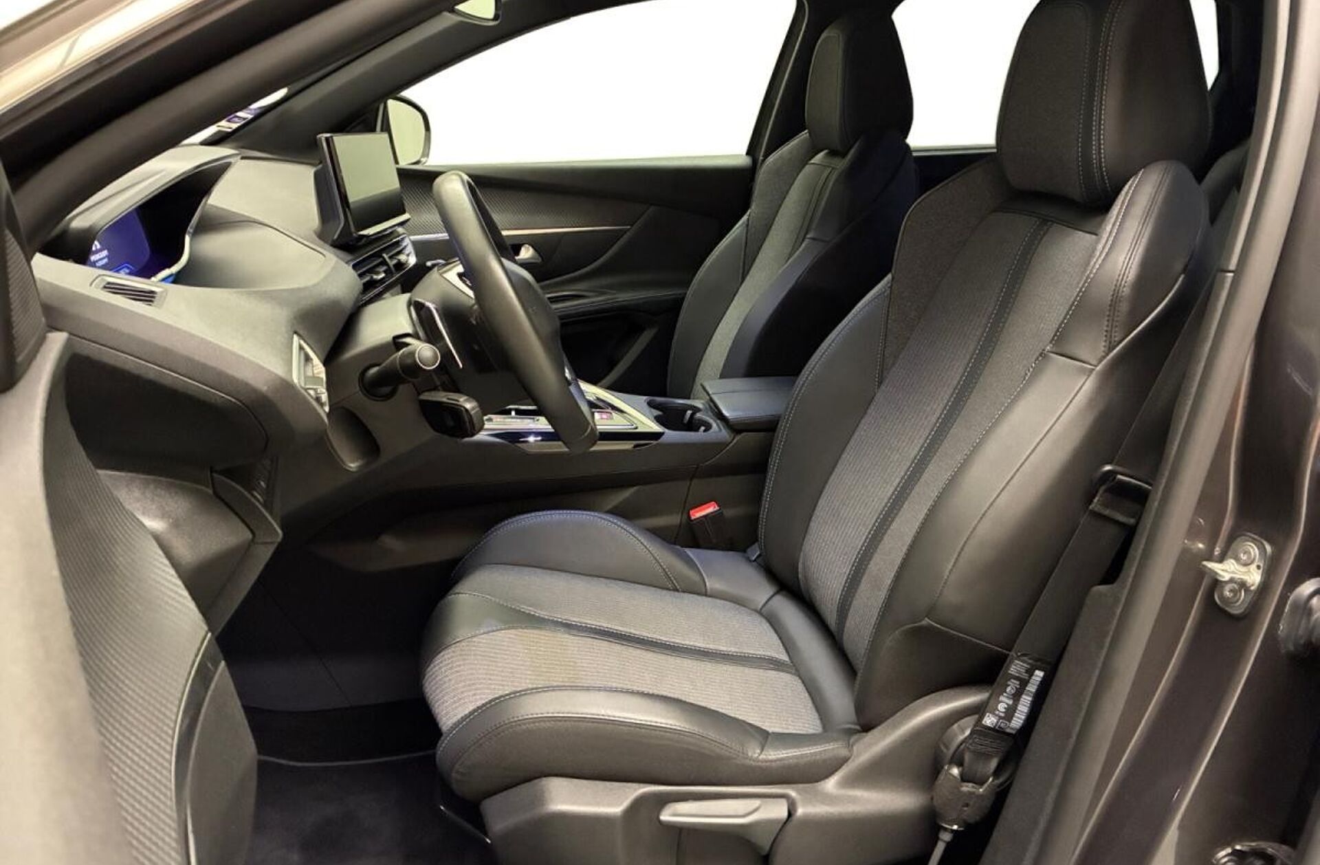 PEUGEOT 5008 1.5 BlueHDi Allure Pack EAT8