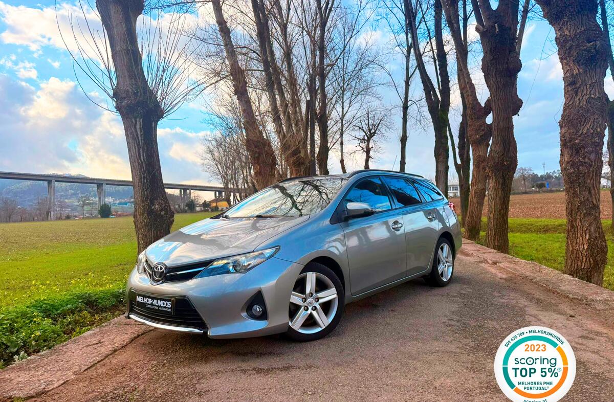 TOYOTA Auris 1.4 D-4D Com.+P.Sport+Navi