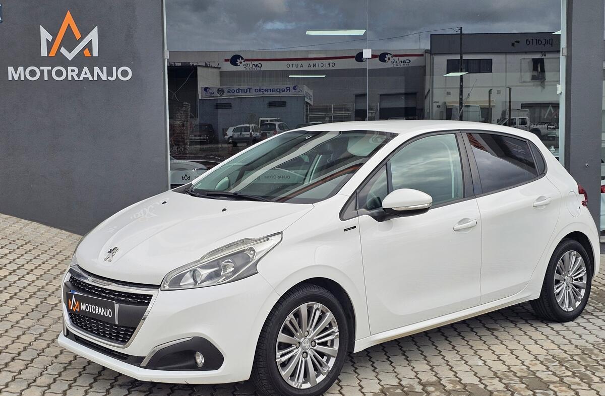 PEUGEOT 208 1.2 PureTech Allure