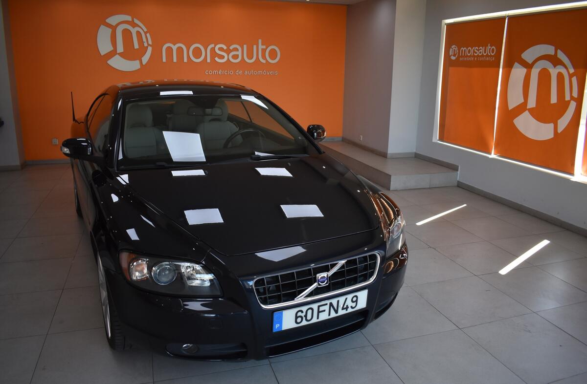 VOLVO C70 2.4 D5 Momentum