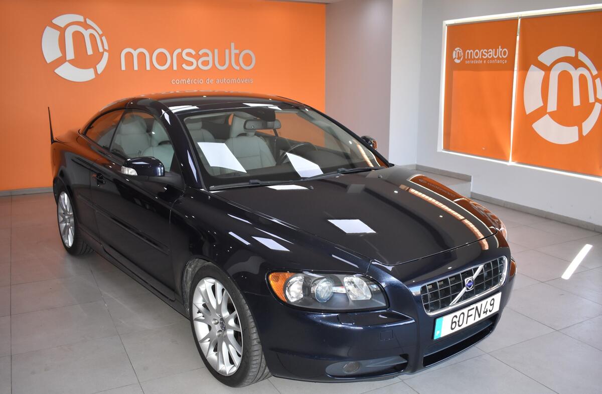 VOLVO C70 2.4 D5 Momentum