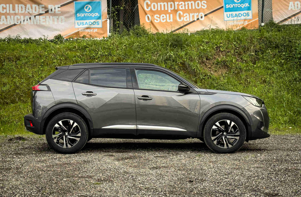 PEUGEOT 2008 1.2 PureTech GT EAT8