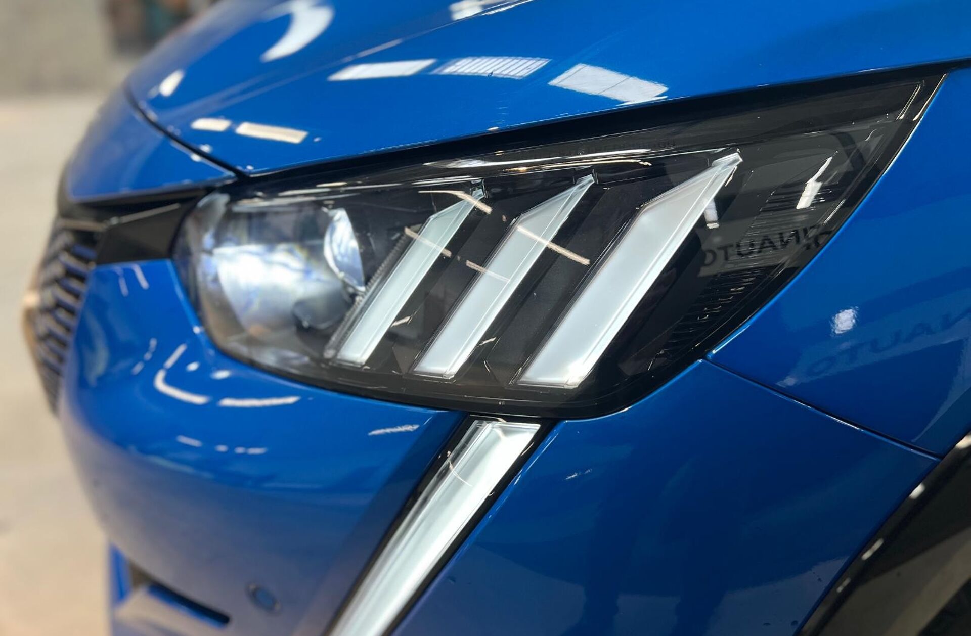 PEUGEOT 208 e- 51 kWh GT