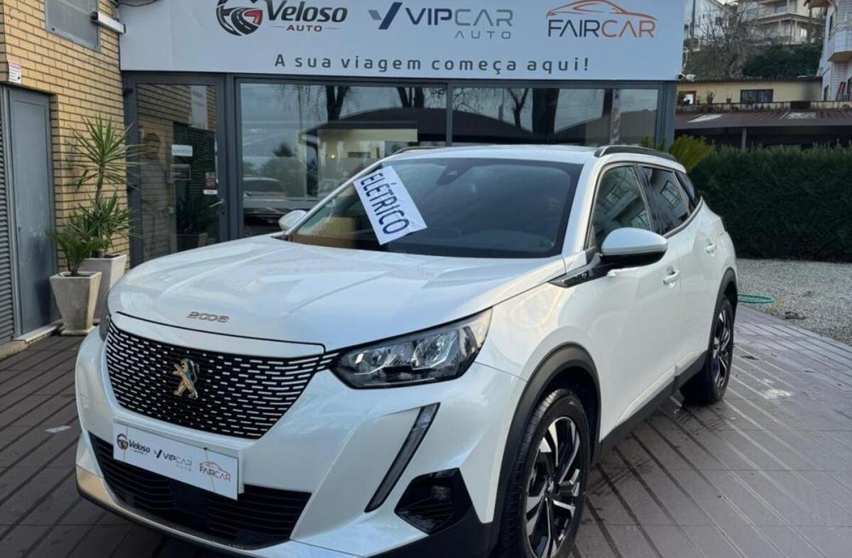 PEUGEOT 2008 e- 50 kWh GT