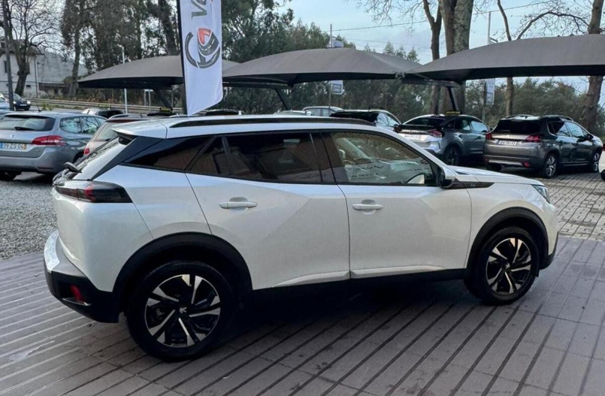 PEUGEOT 2008 e- 50 kWh GT