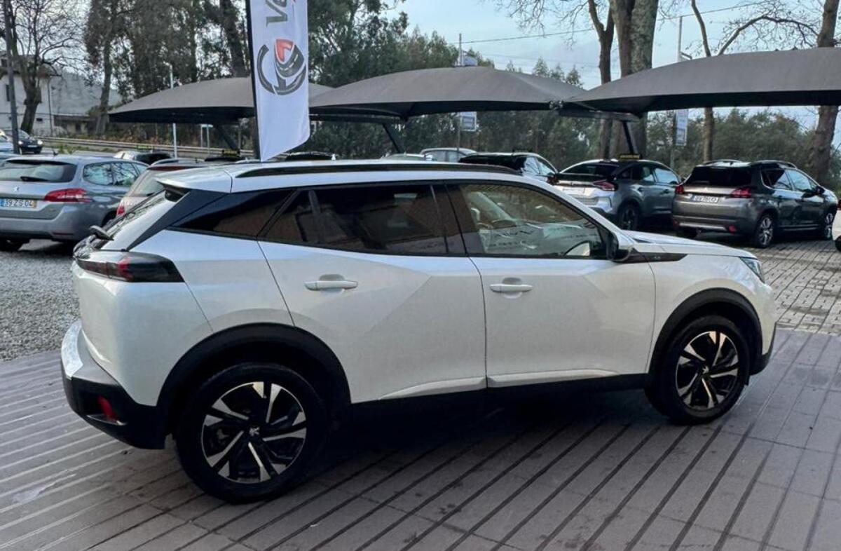 PEUGEOT 2008 e- 50 kWh GT