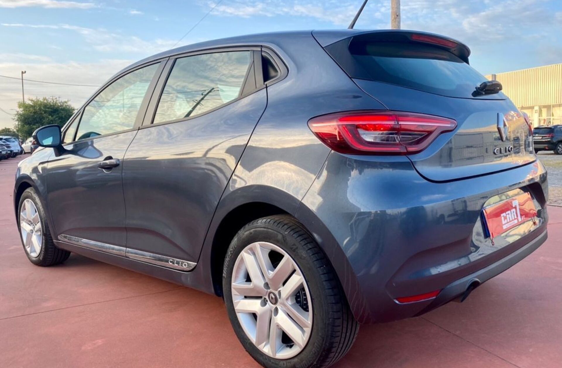 RENAULT Clio 1.0 SCe Zen