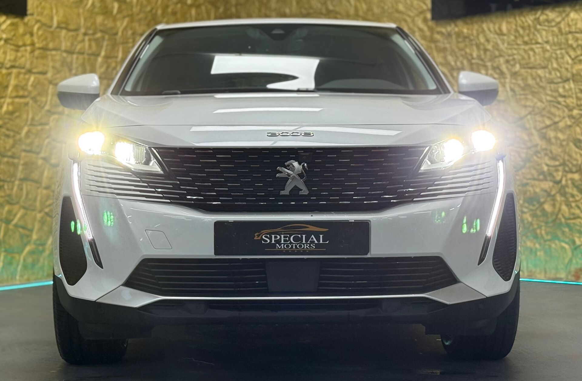 PEUGEOT 3008 1.6 Hybrid Allure Pack e-EAT8