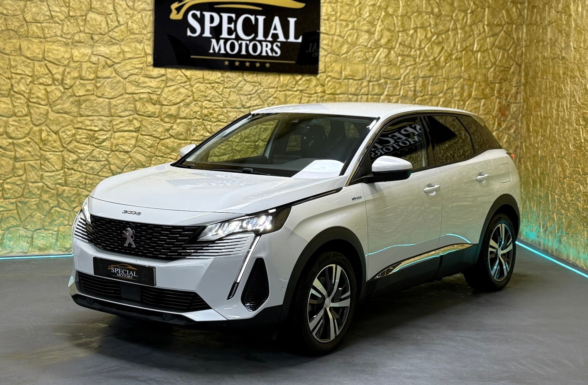 PEUGEOT 3008 1.6 Hybrid Allure Pack e-EAT8