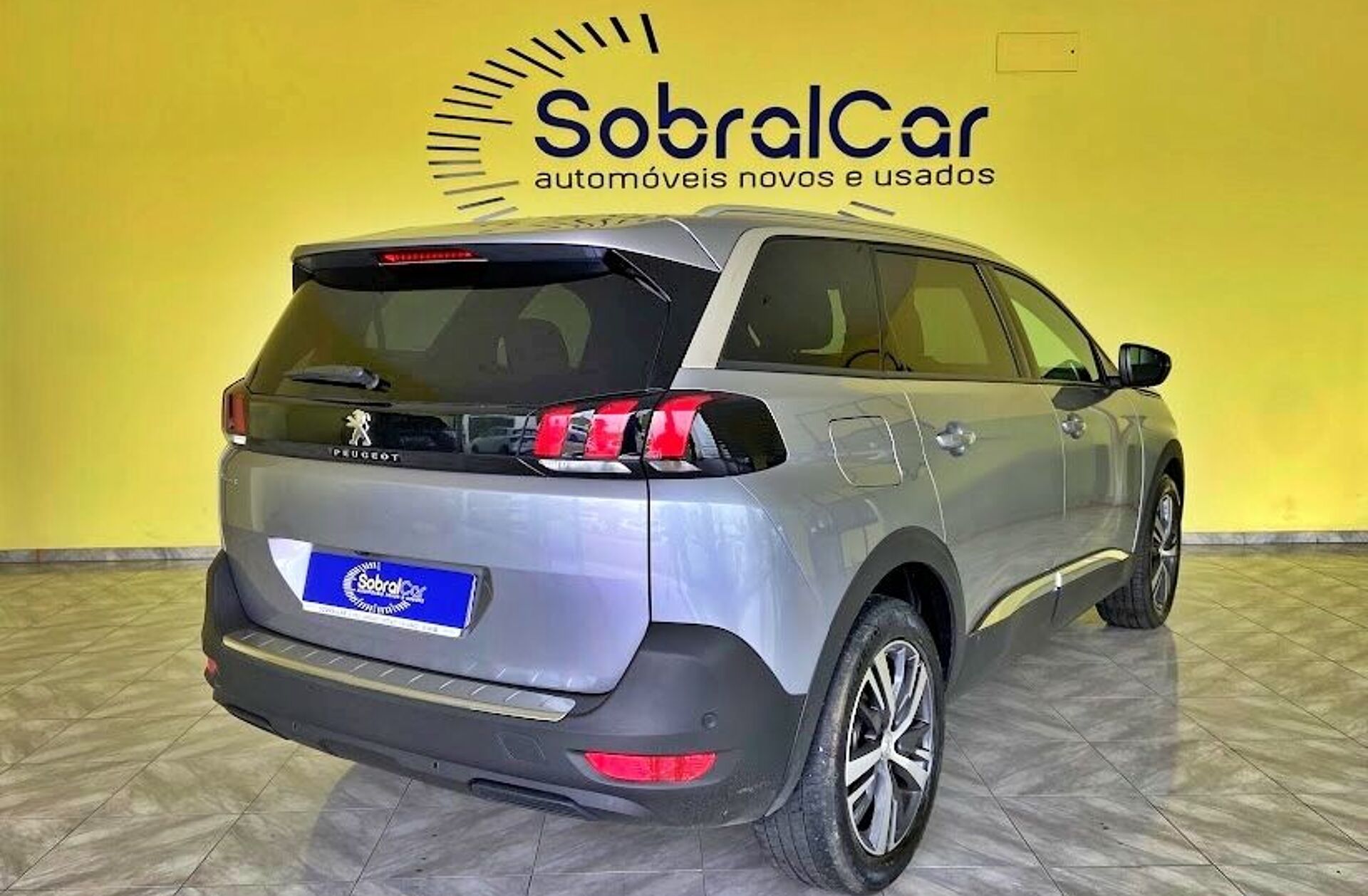 PEUGEOT 5008 1.2 PureTech Allure Pack