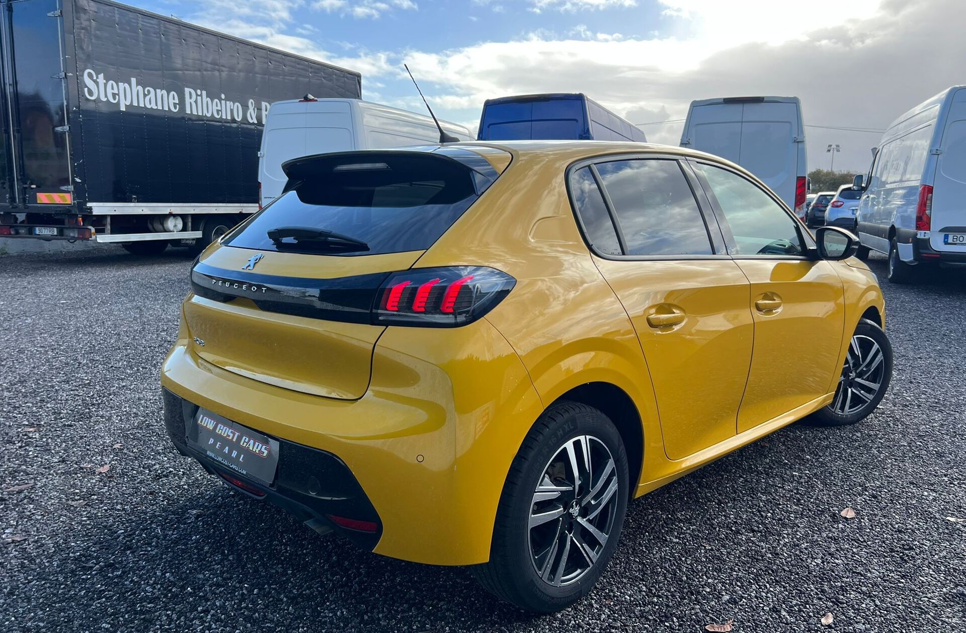 PEUGEOT 208 1.2 PureTech Allure