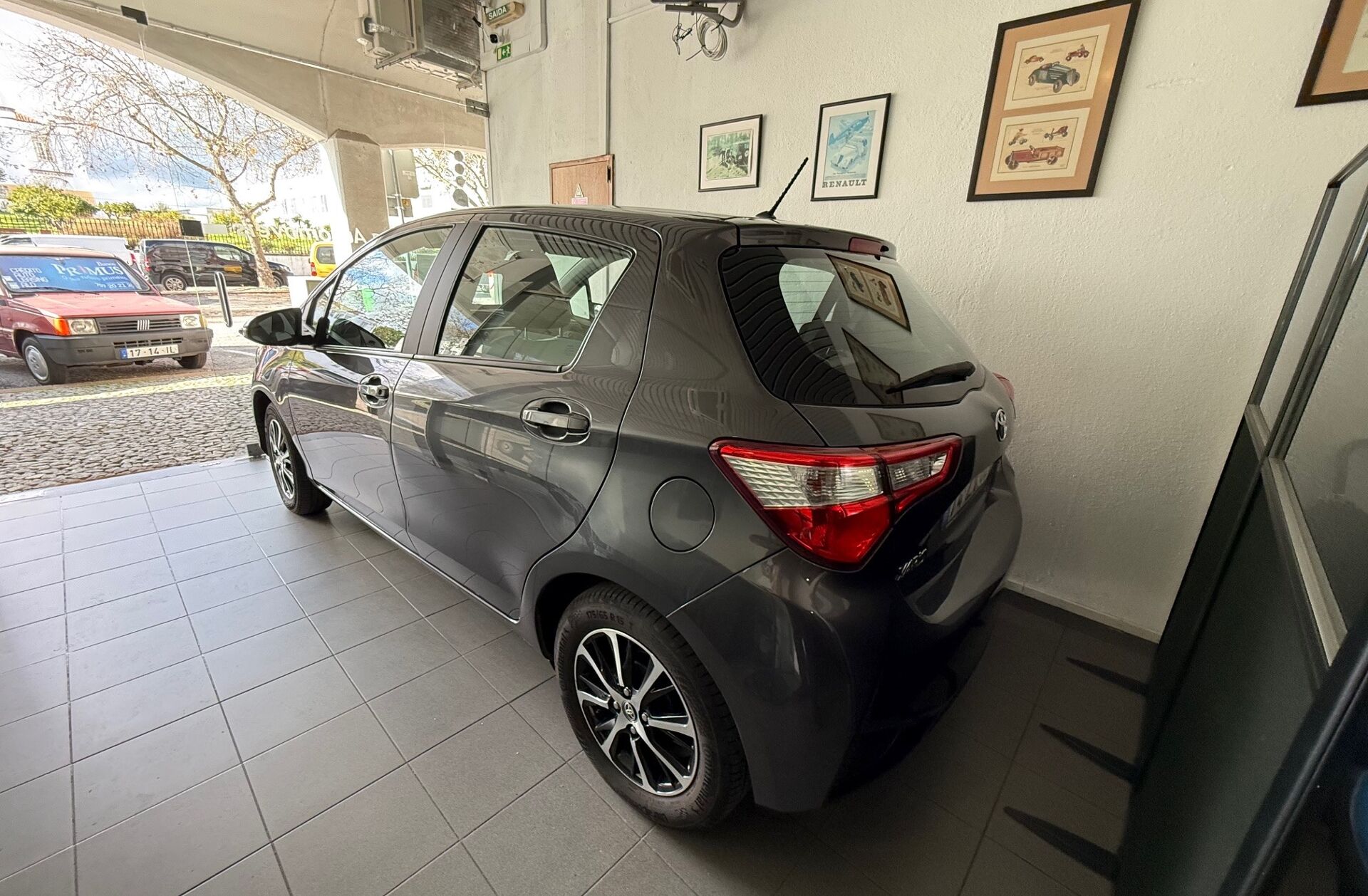 TOYOTA Yaris 1.0 VVT-i Comfort Plus