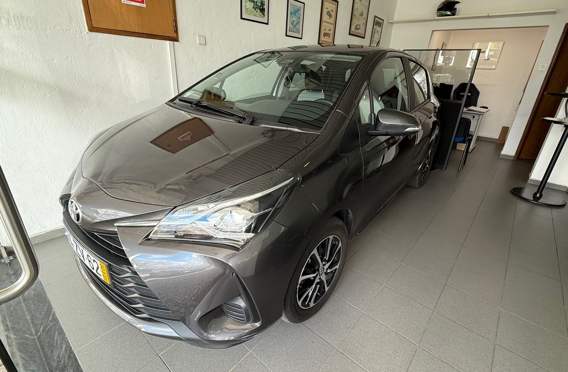 TOYOTA Yaris 1.0 VVT-i Comfort Plus