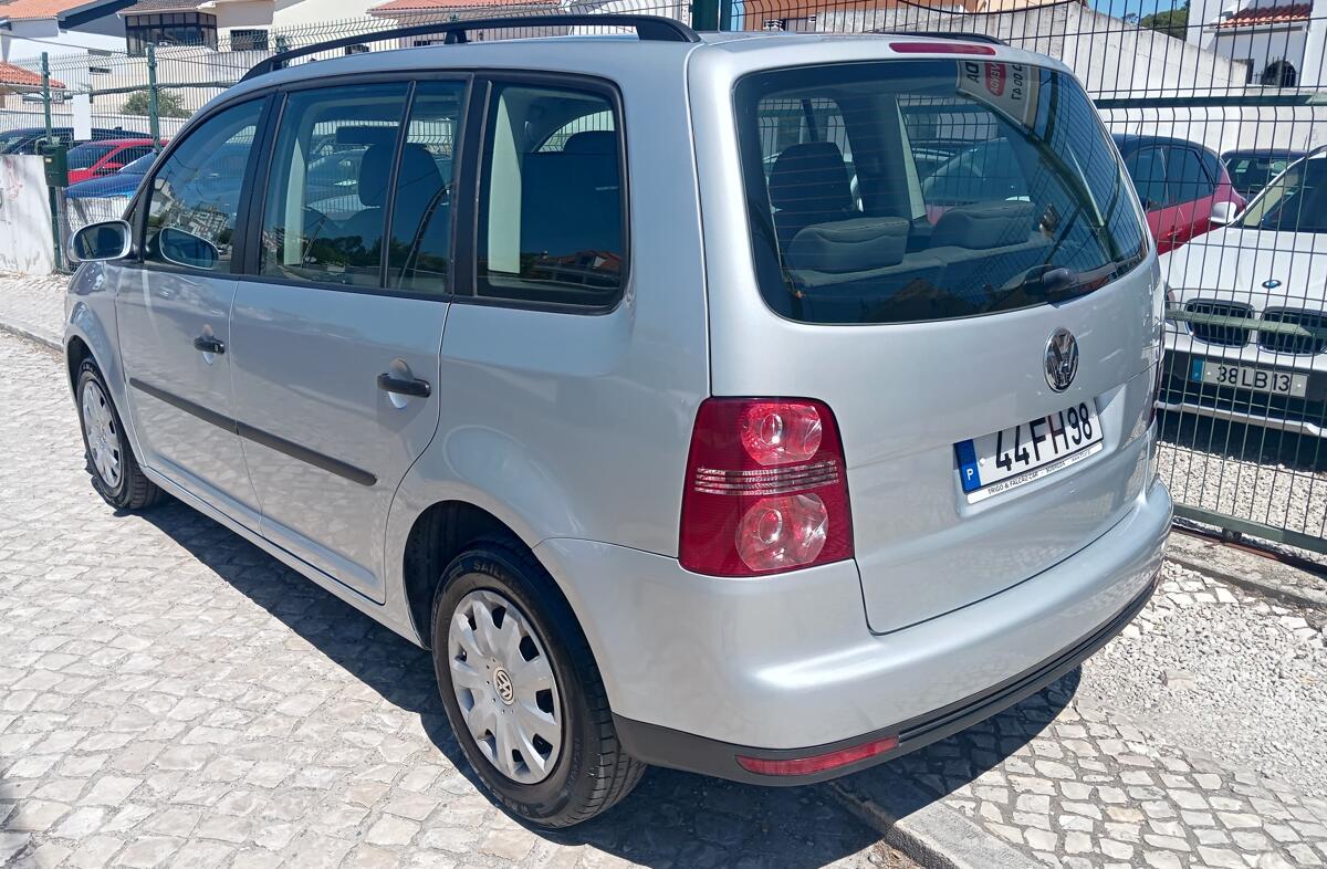 VOLKSWAGEN Touran 1.4 TSi Conceptline 7L