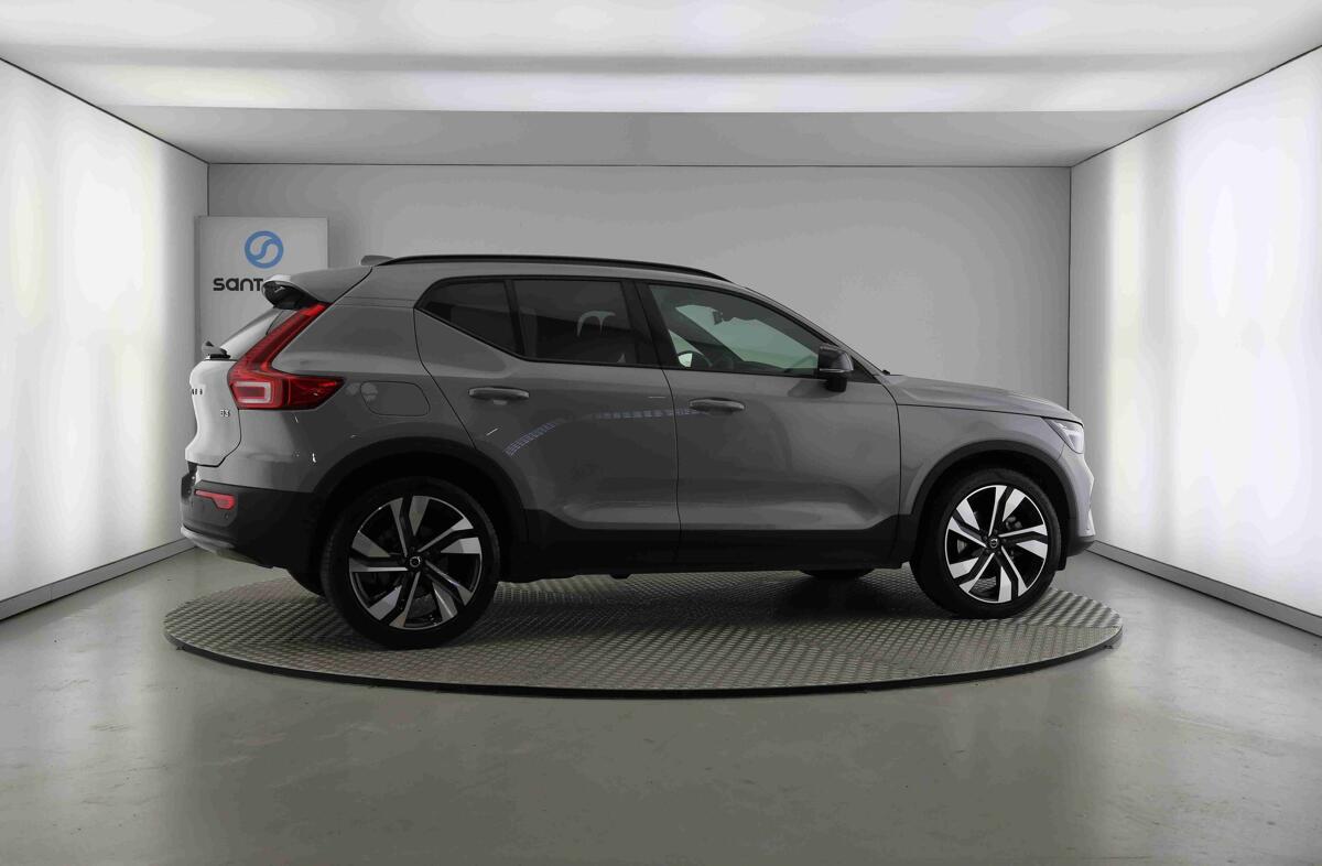 VOLVO XC40 2.0 B3 Plus Dark