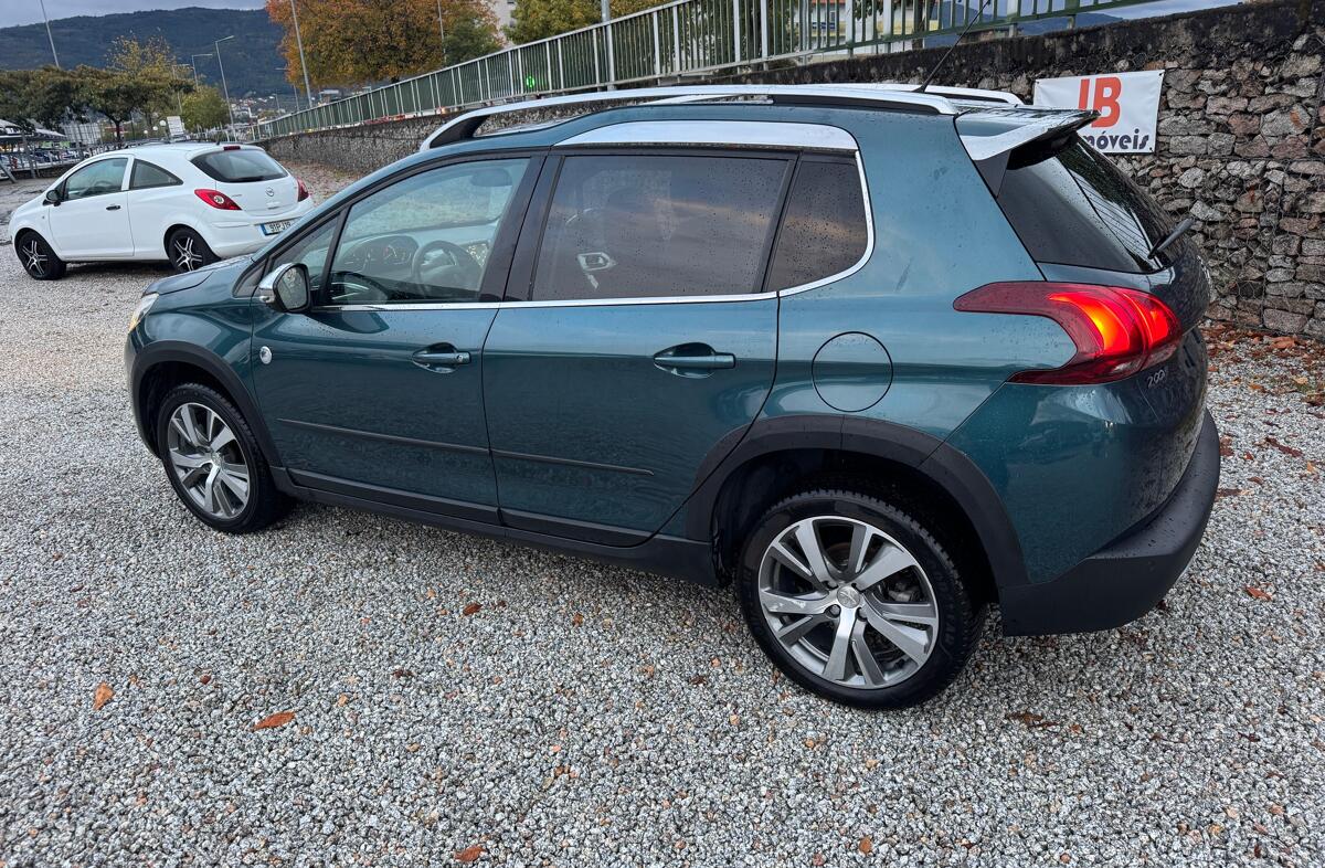 PEUGEOT 2008 1.2 PureTech Allure EAT6