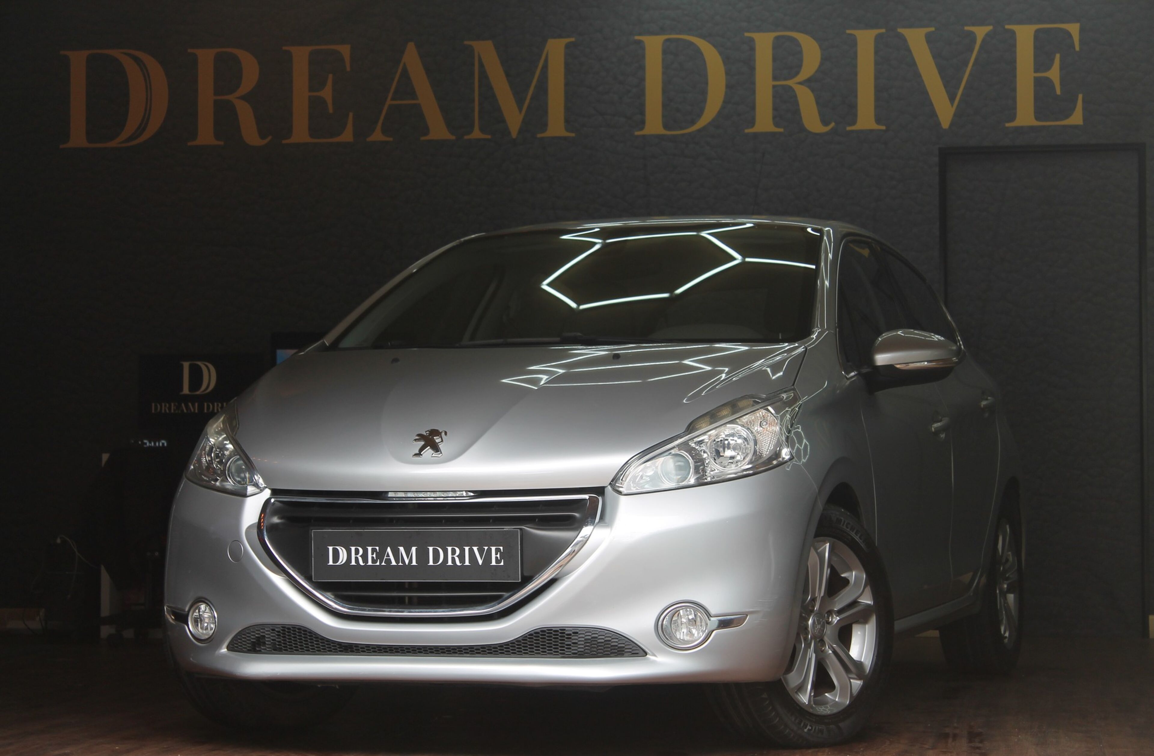 PEUGEOT 208 1.2 VTi Allure