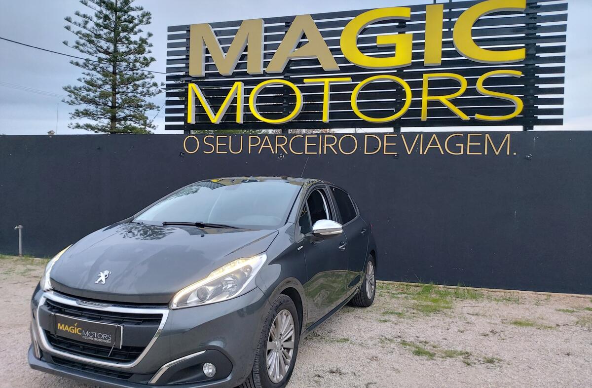 PEUGEOT 208 1.6 BlueHDi Style
