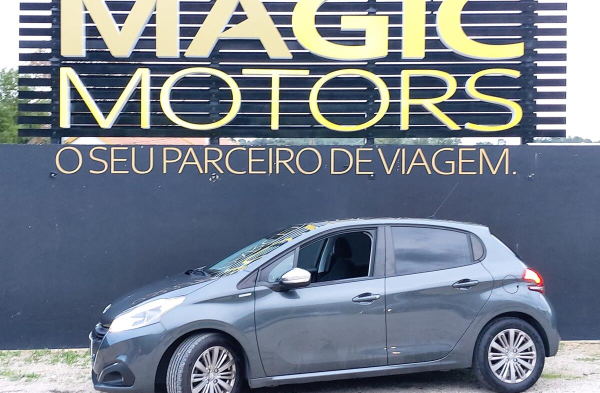 PEUGEOT 208 1.6 BlueHDi Style