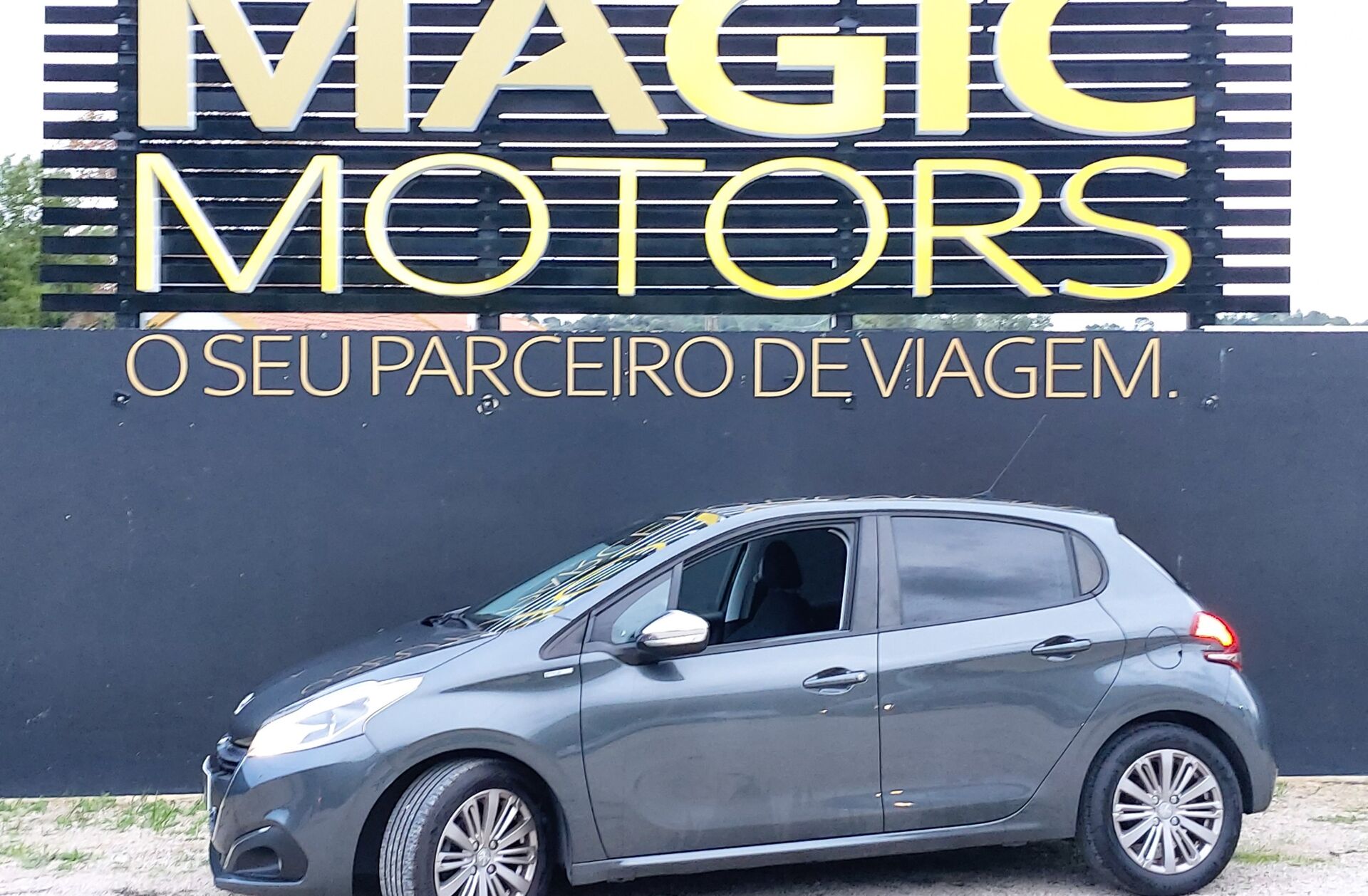 PEUGEOT 208 1.6 BlueHDi Style