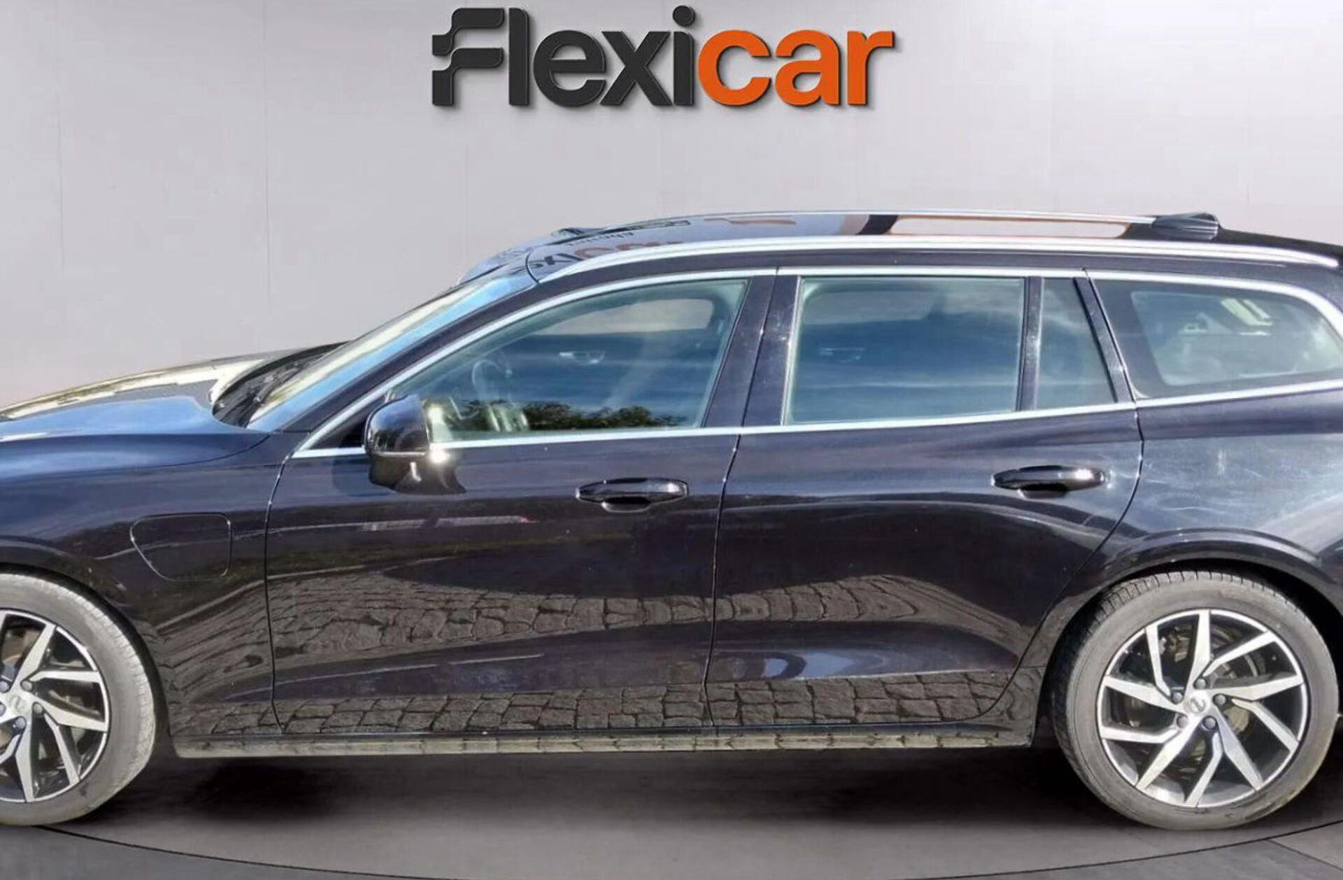 VOLVO V60 2.0 T8 AWD TE Momentum