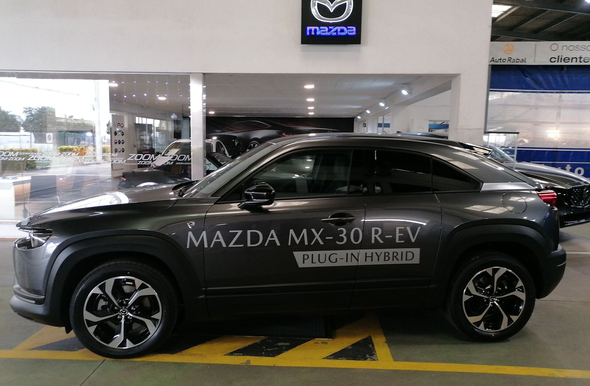 MAZDA MX-30 R-EV 0.8 e- Skyactiv Makoto Urban Expression