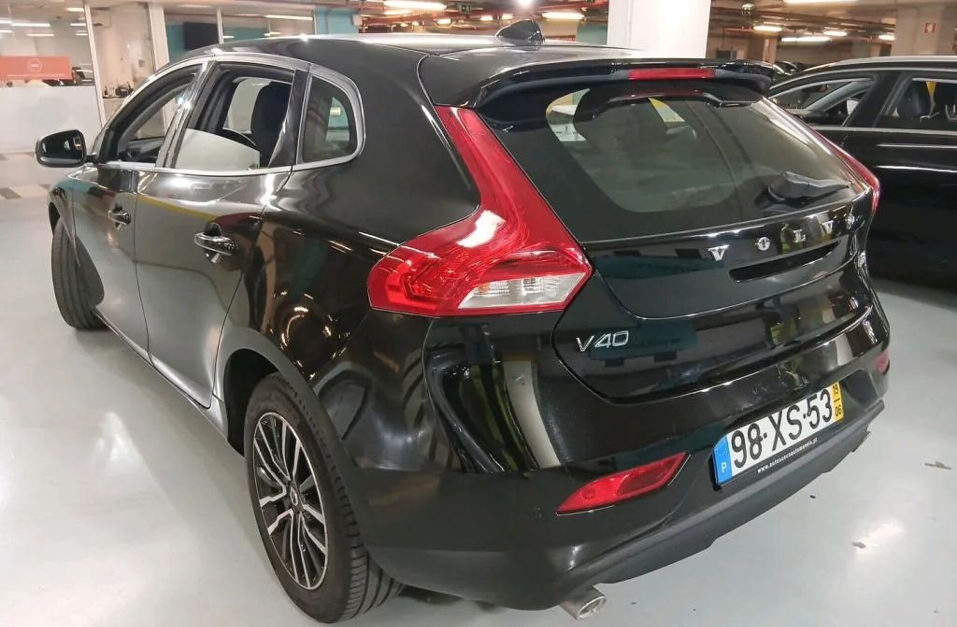 VOLVO V40 2.0 D3 Momentum