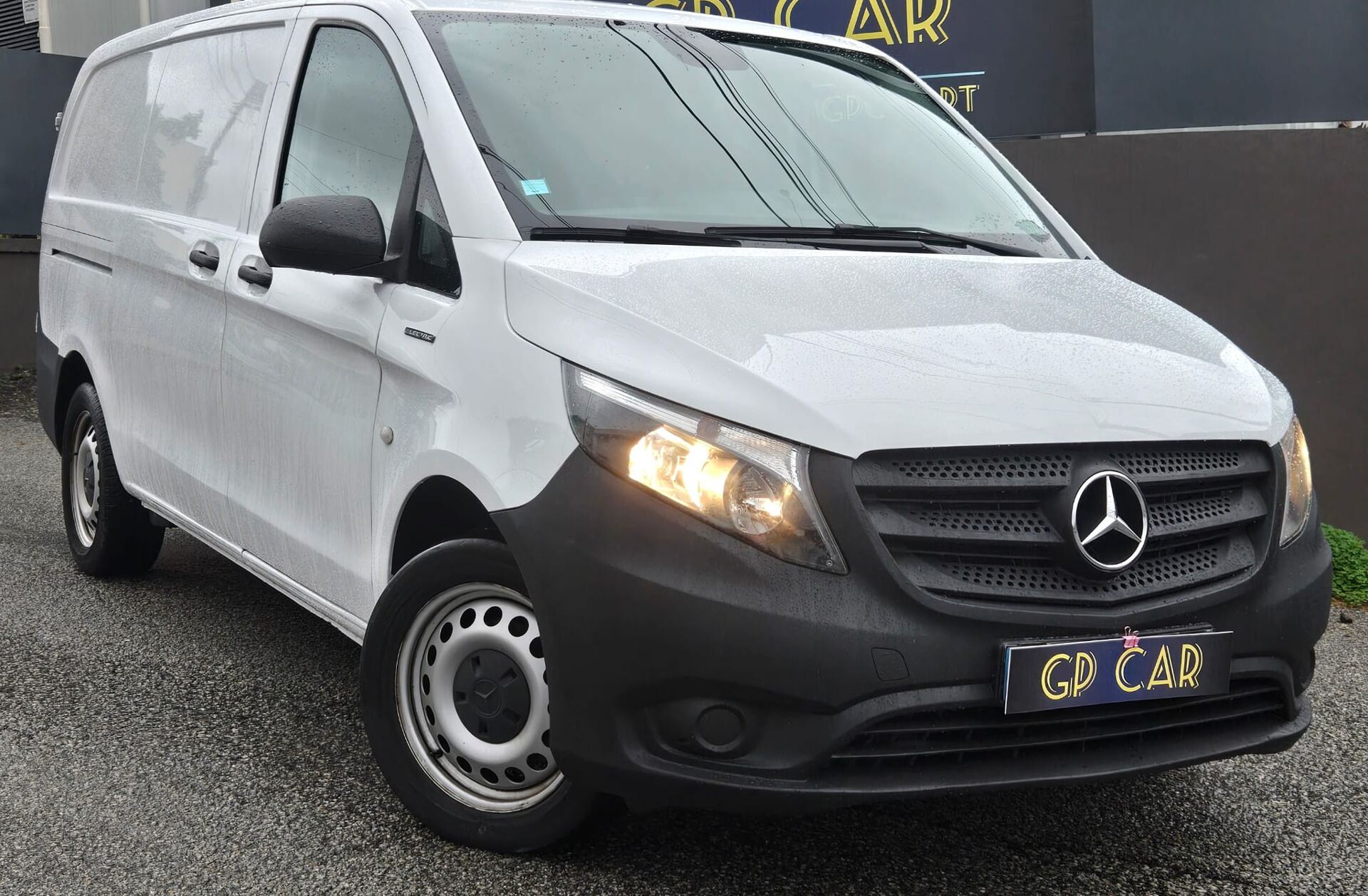 MERCEDES Vito e 111/32