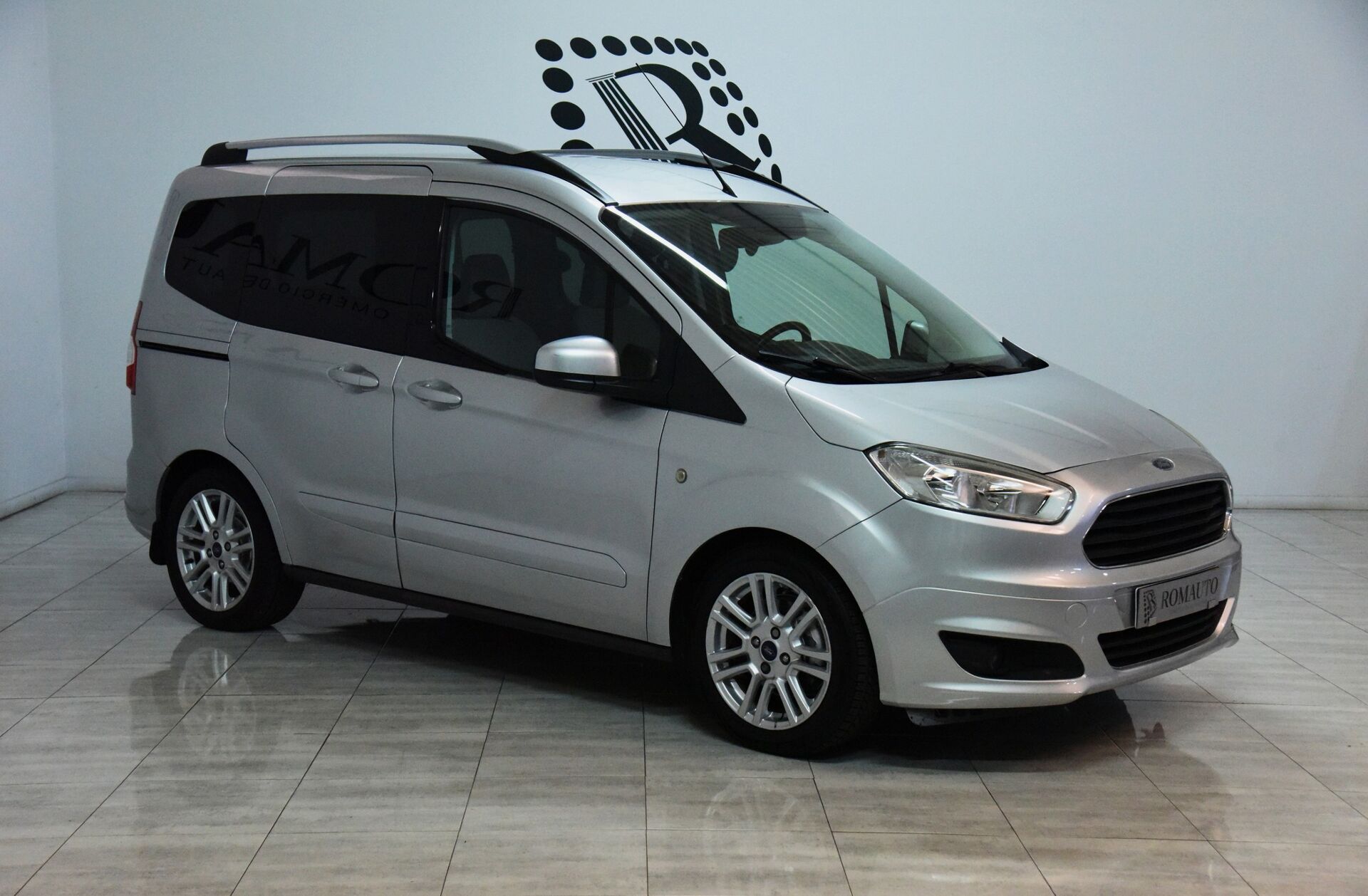 FORD Courier 1.0 EcoBoost Titanium
