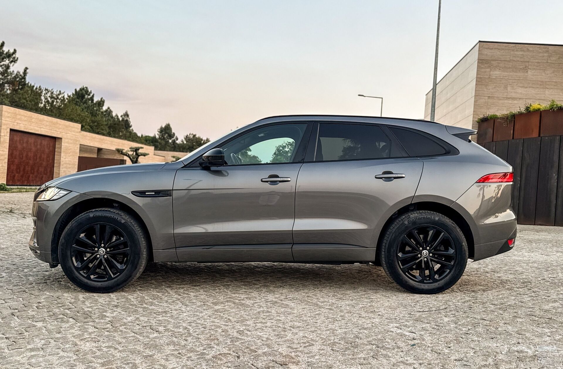 JAGUAR F-Pace 2.0 i4D R-Sport Aut.