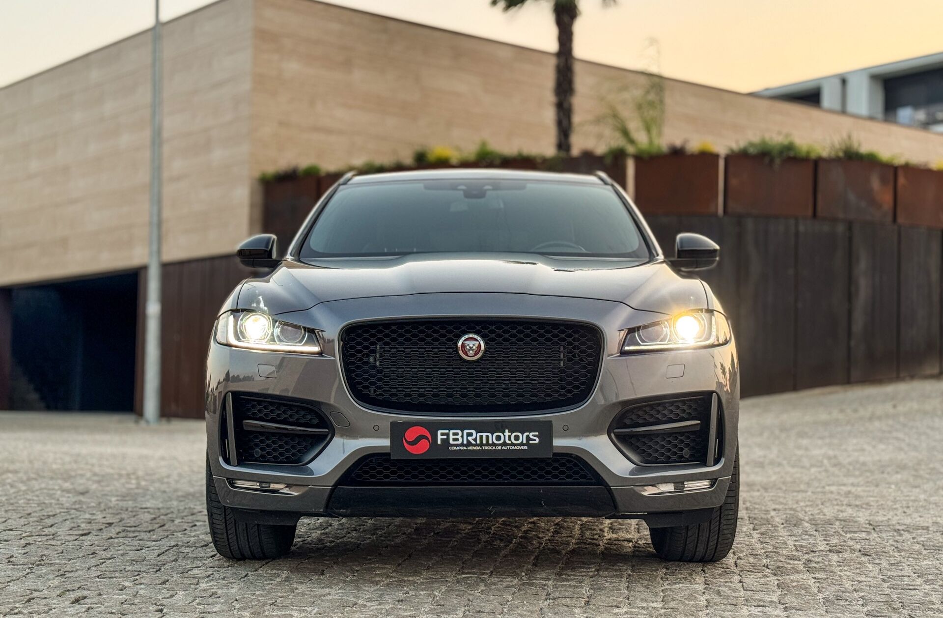 JAGUAR F-Pace 2.0 i4D R-Sport Aut.