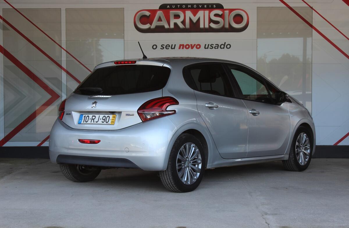 PEUGEOT 208 1.2 PureTech Style