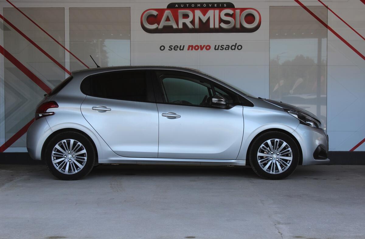 PEUGEOT 208 1.2 PureTech Style