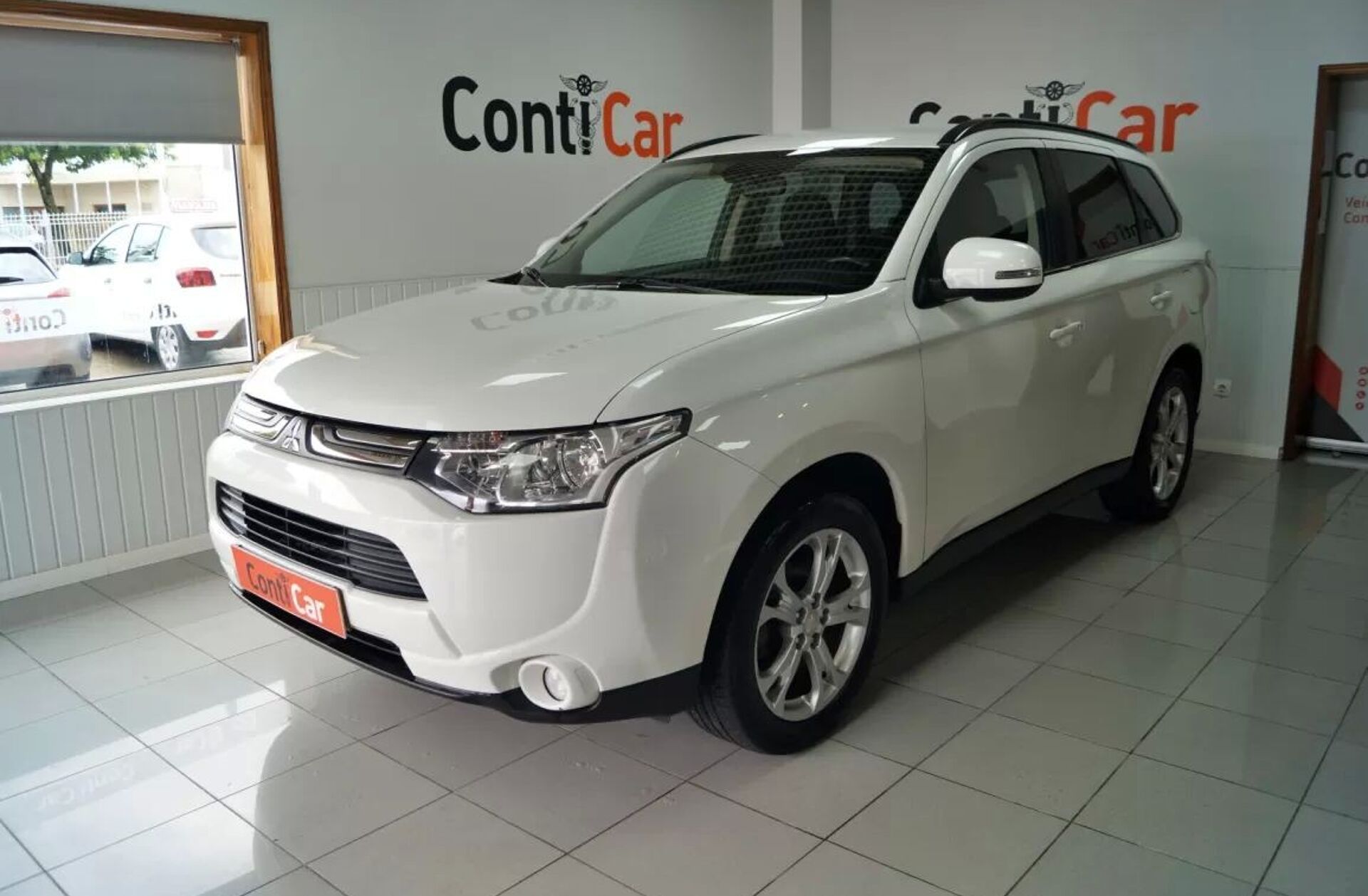 MITSUBISHI Outlander Challenge