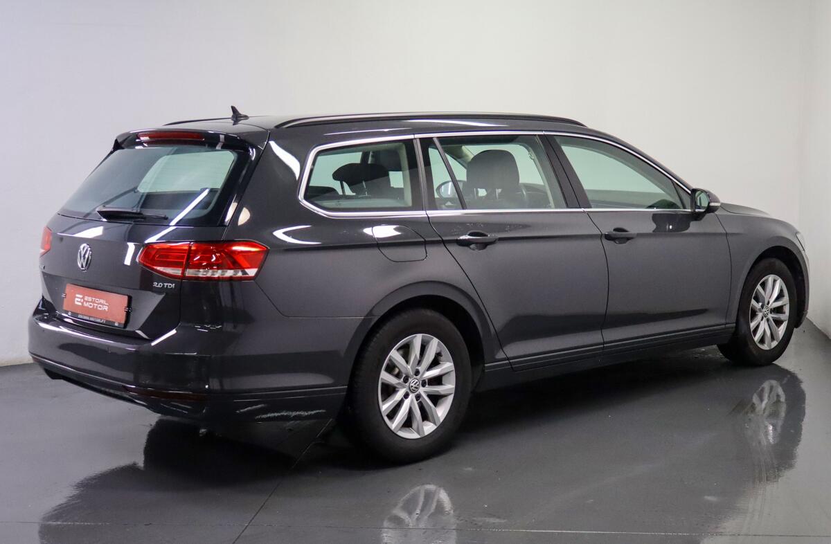 VOLKSWAGEN Passat 2.0 TDi Confortline DSG