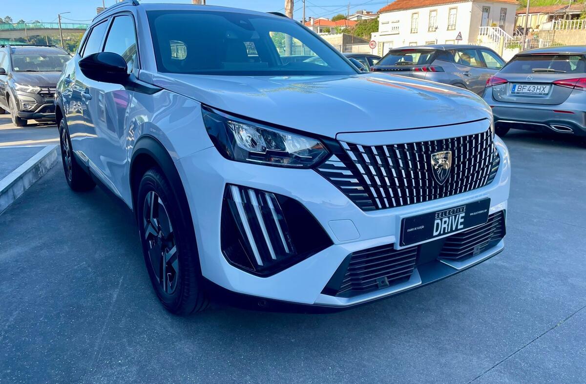 PEUGEOT 2008 1.2 PureTech Allure