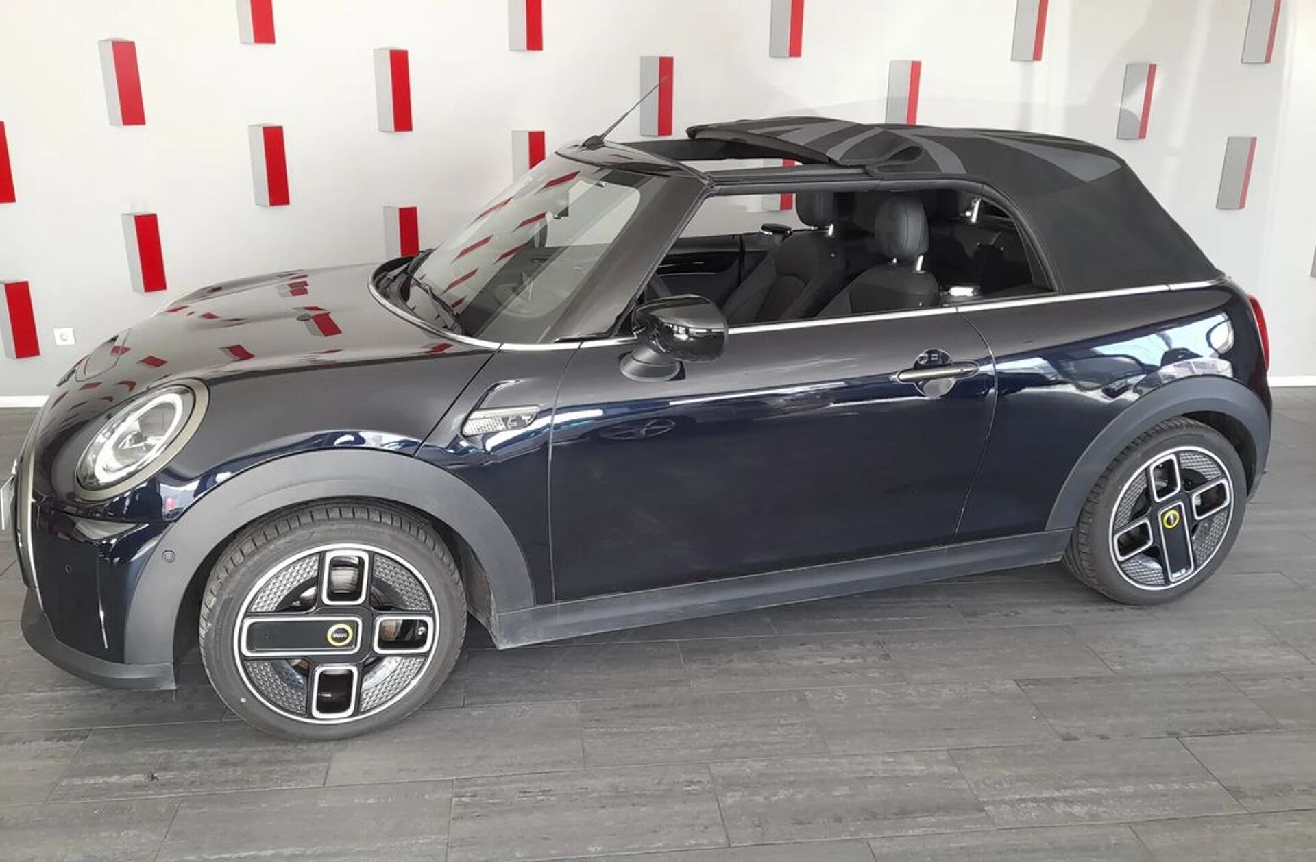 MINI Mini Cooper SE Essential