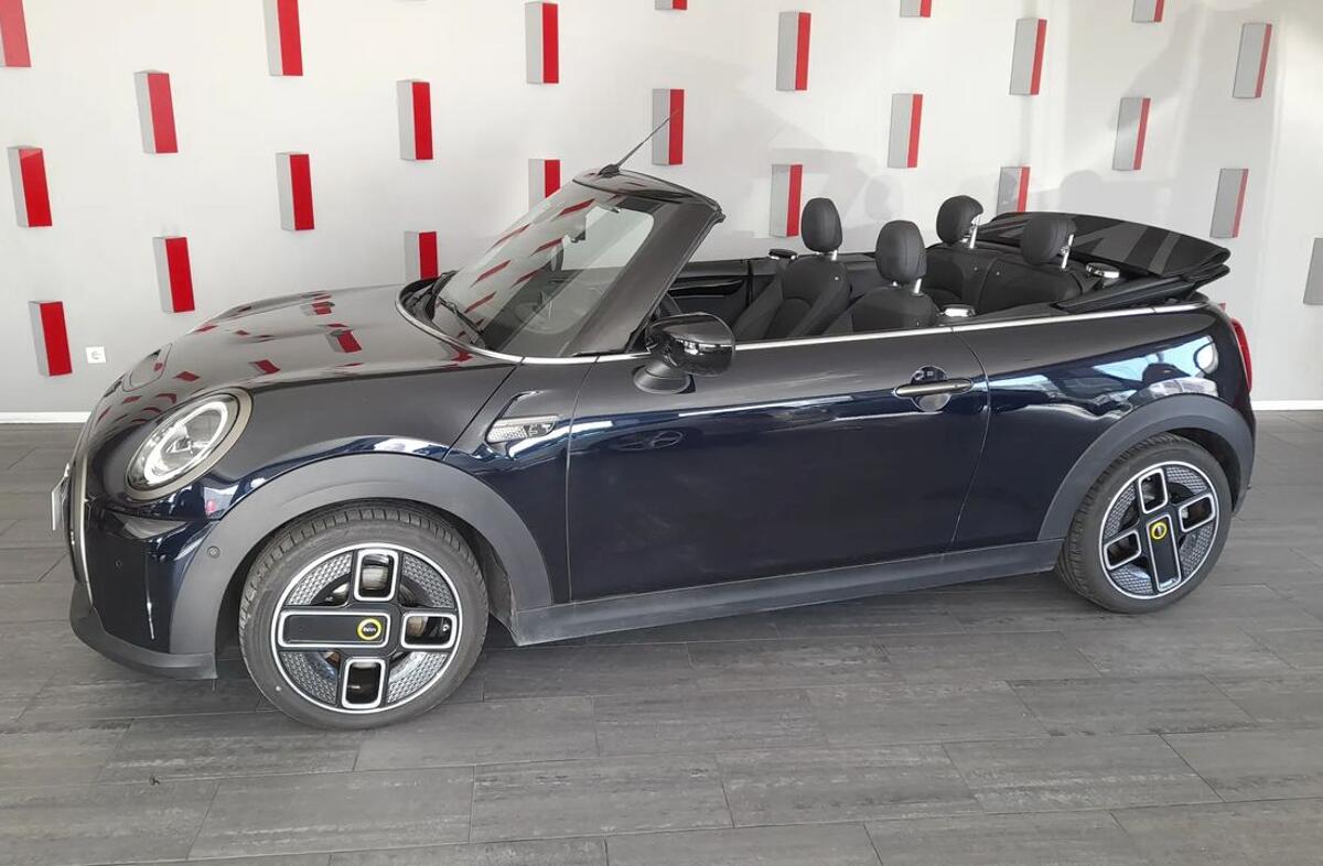 MINI Mini Cooper SE Essential